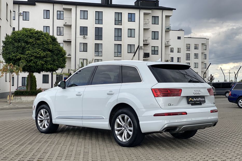 Продам Audi Q7 2016 года в Луцке