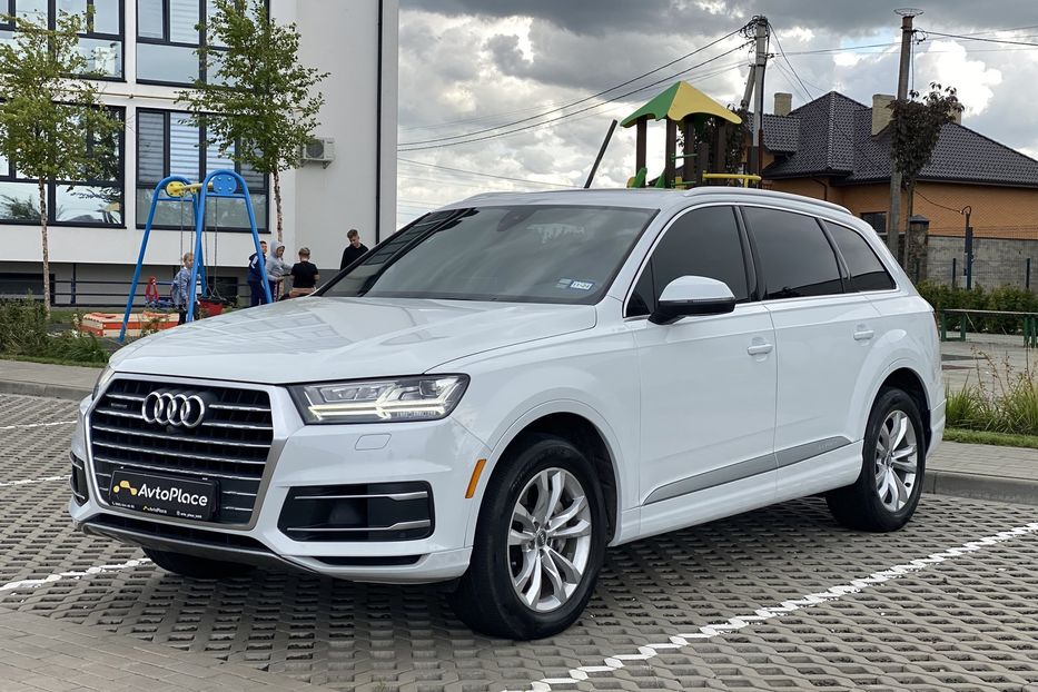 Продам Audi Q7 2016 года в Луцке