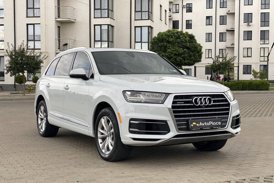 Продам Audi Q7 2016 года в Луцке