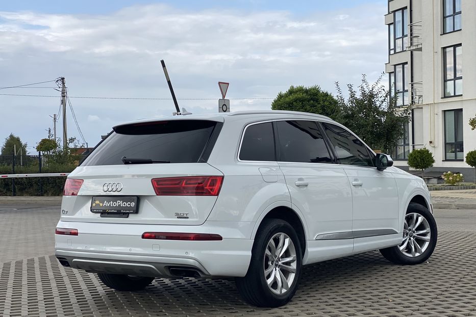 Продам Audi Q7 2016 года в Луцке
