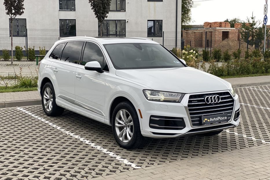 Продам Audi Q7 2016 года в Луцке