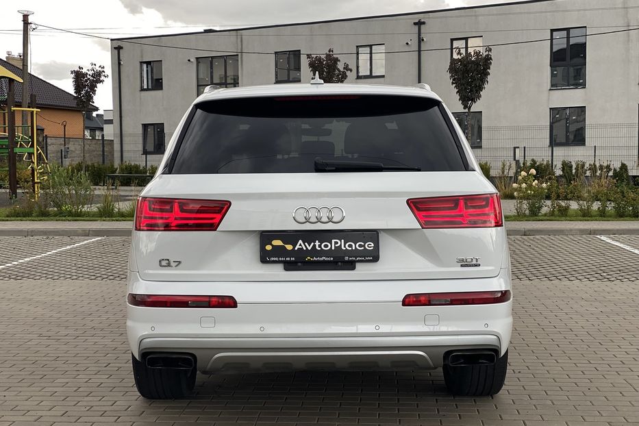 Продам Audi Q7 2016 года в Луцке