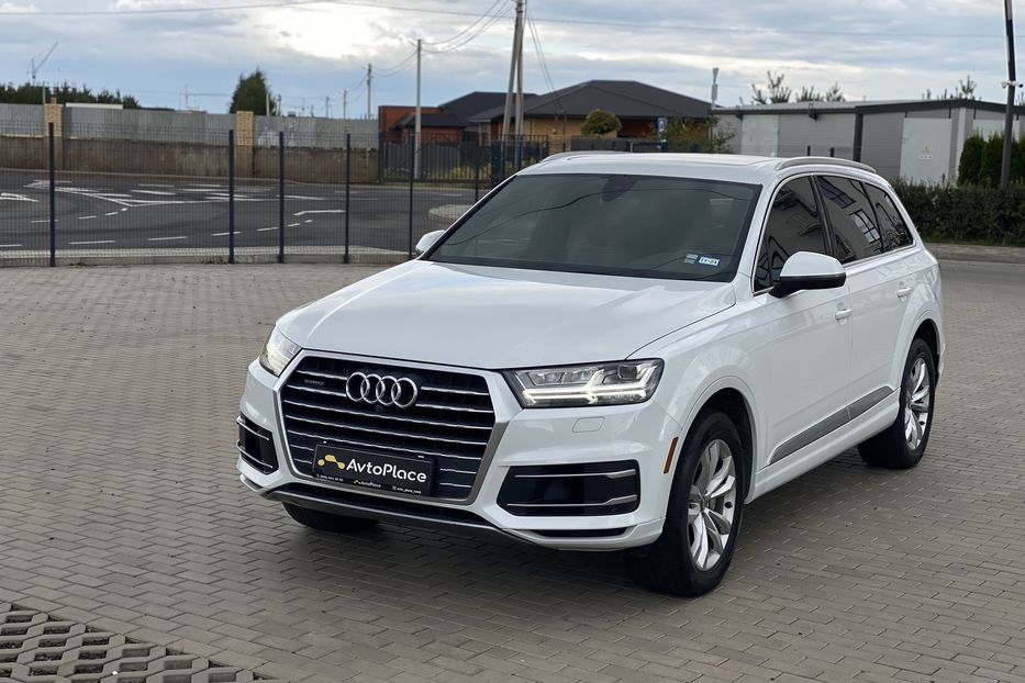 Продам Audi Q7 2016 года в Луцке