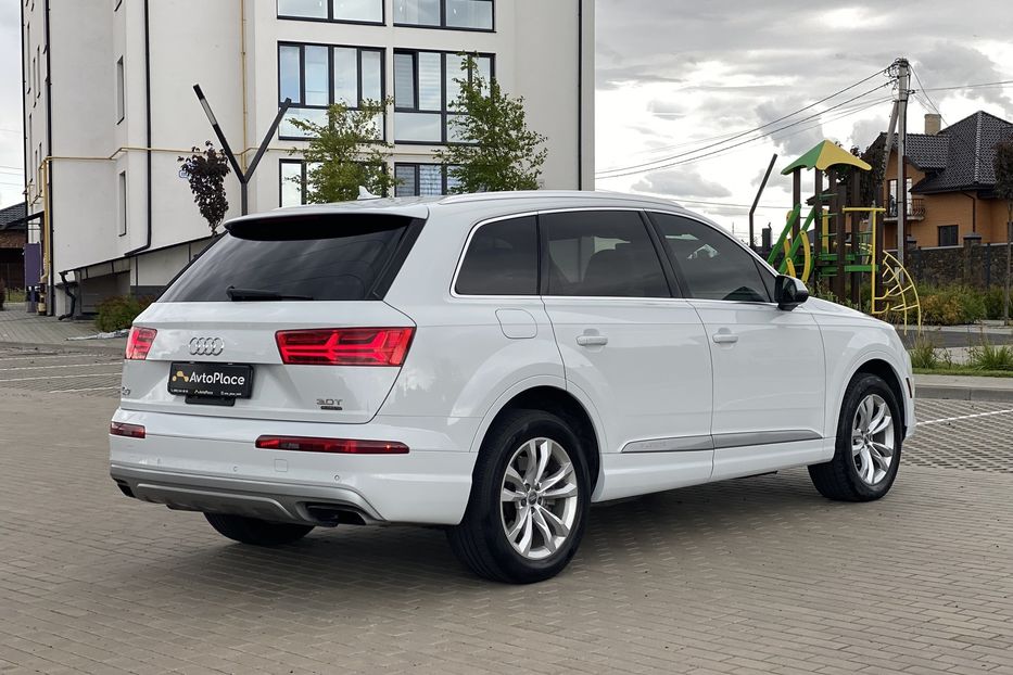 Продам Audi Q7 2016 года в Луцке
