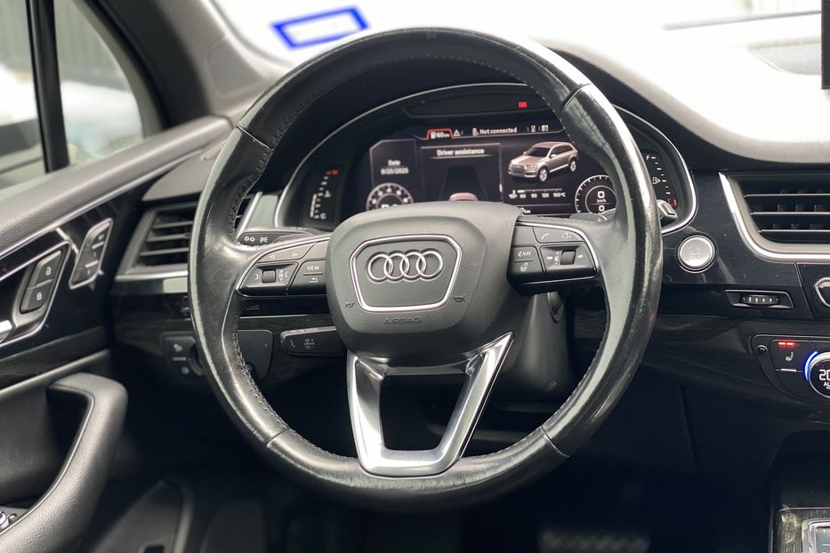 Продам Audi Q7 2016 года в Луцке