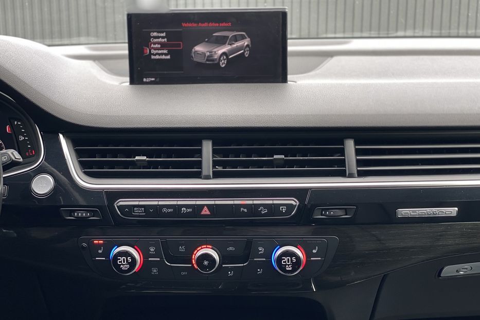 Продам Audi Q7 2016 года в Луцке