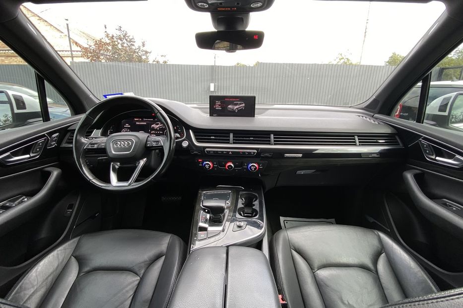 Продам Audi Q7 2016 года в Луцке