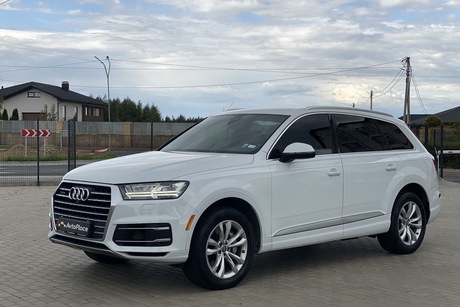 Продам Audi Q7 2016 года в Луцке