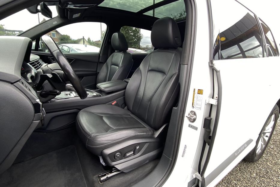 Продам Audi Q7 2016 года в Луцке