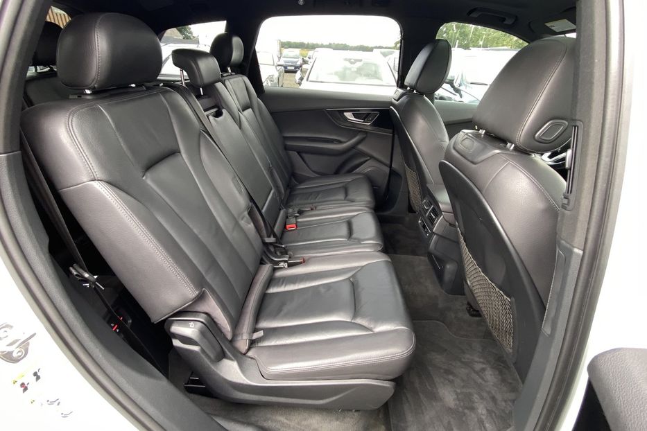 Продам Audi Q7 2016 года в Луцке