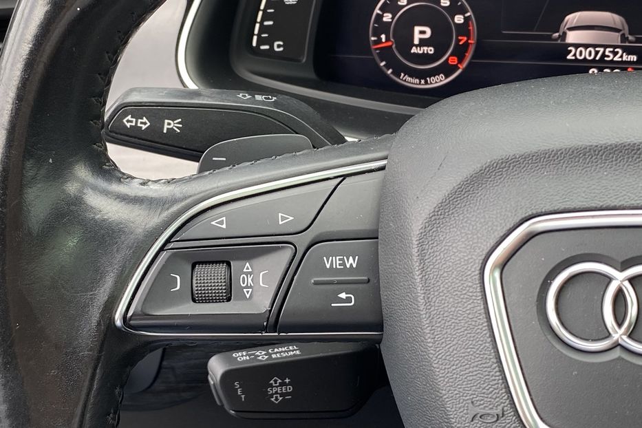 Продам Audi Q7 2016 года в Луцке