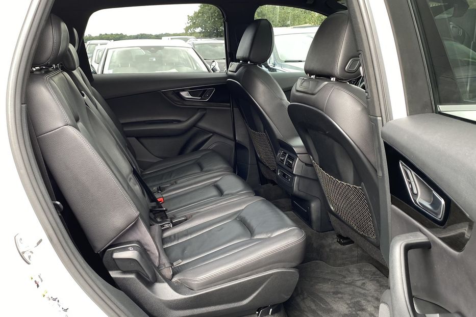 Продам Audi Q7 2016 года в Луцке