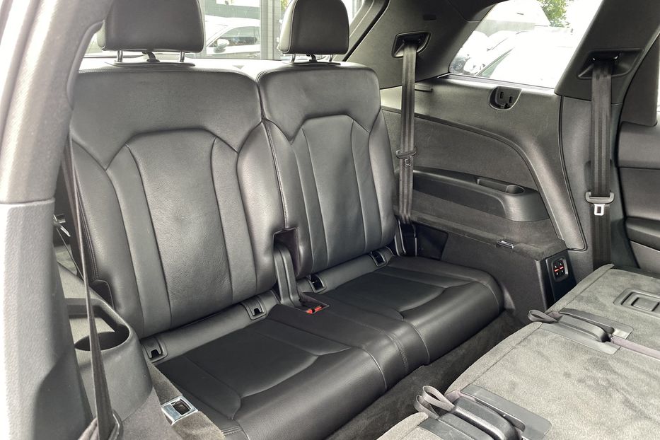 Продам Audi Q7 2016 года в Луцке