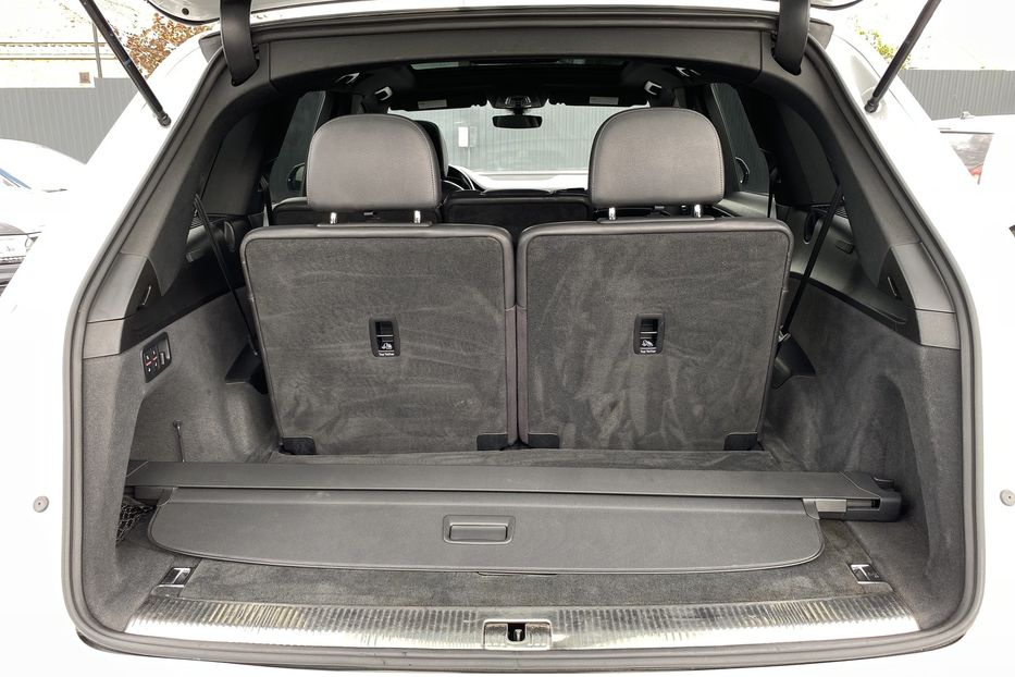 Продам Audi Q7 2016 года в Луцке
