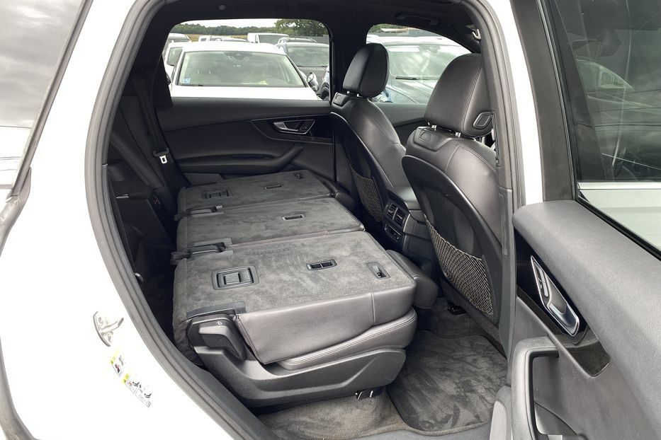 Продам Audi Q7 2016 года в Луцке