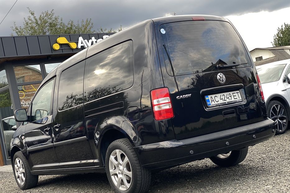 Продам Volkswagen Caddy пасс. Maxi 2010 года в Луцке