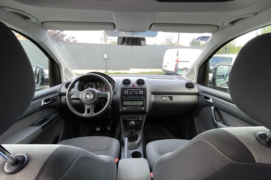 Продам Volkswagen Caddy пасс. Maxi 2010 года в Луцке