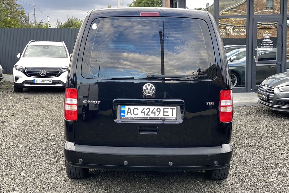 Продам Volkswagen Caddy пасс. Maxi 2010 года в Луцке