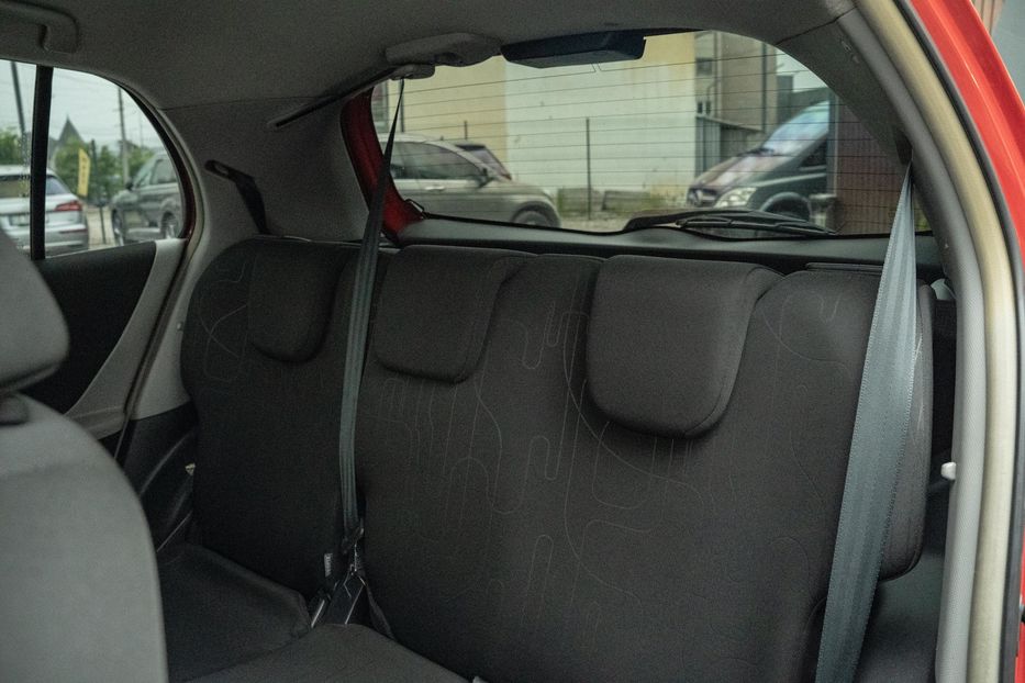 Продам Toyota Yaris 2011 года в Черновцах