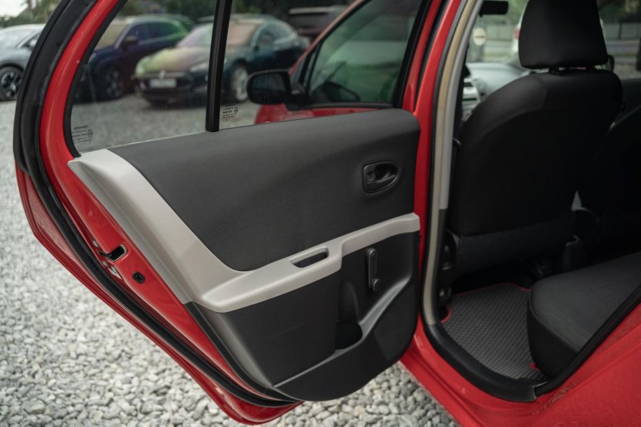 Продам Toyota Yaris 2011 года в Черновцах