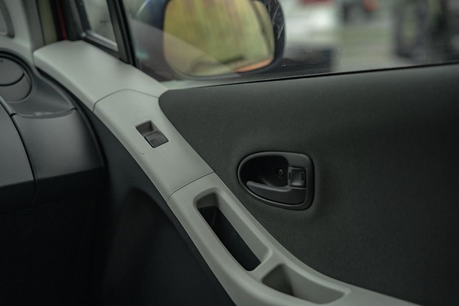 Продам Toyota Yaris 2011 года в Черновцах