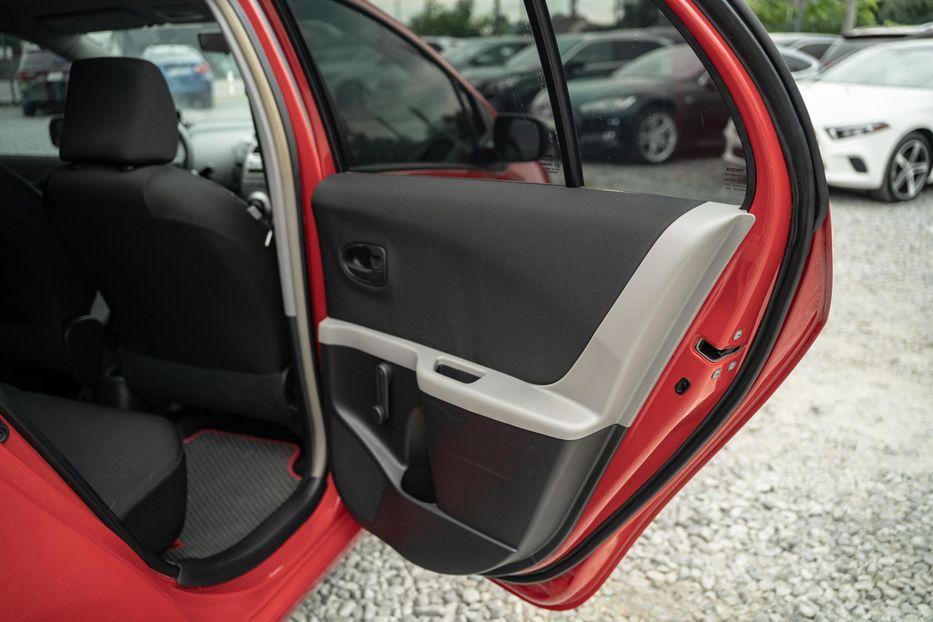 Продам Toyota Yaris 2011 года в Черновцах