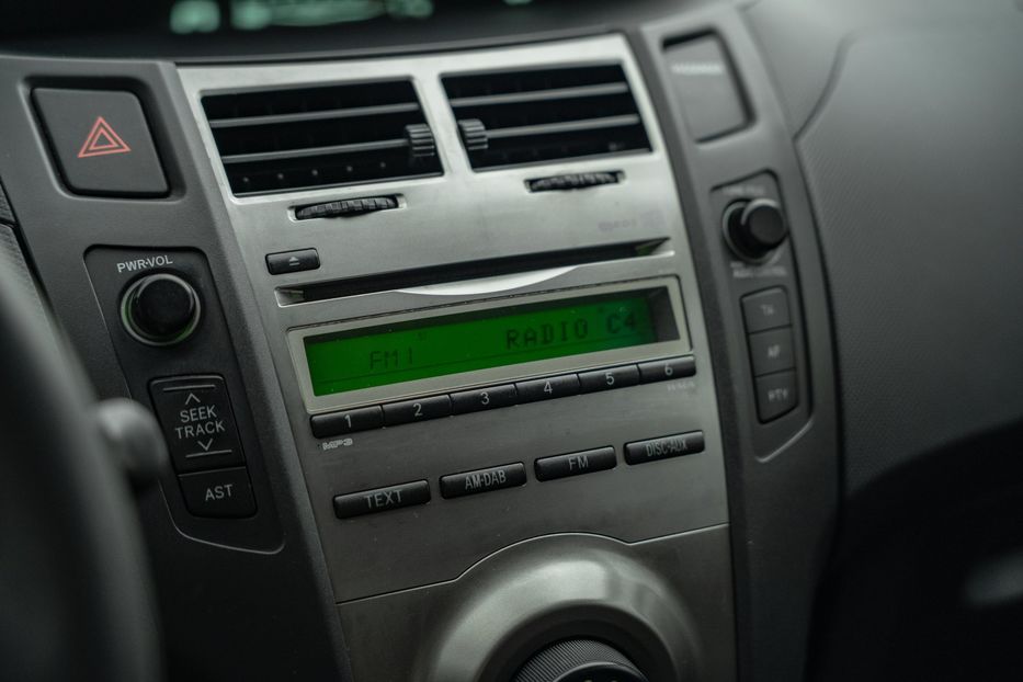 Продам Toyota Yaris 2011 года в Черновцах