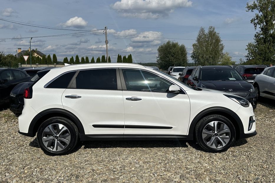 Продам Kia Niro 64 кВт ЗАРЕЗЕРВОВАНО 2021 года в Львове