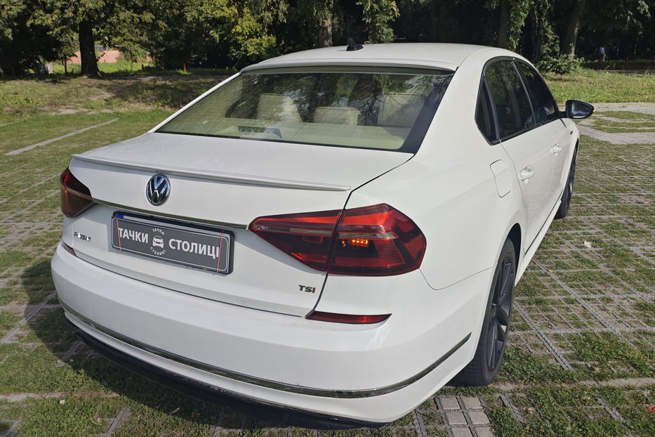 Продам Volkswagen Passat B8 2016 года в Киеве