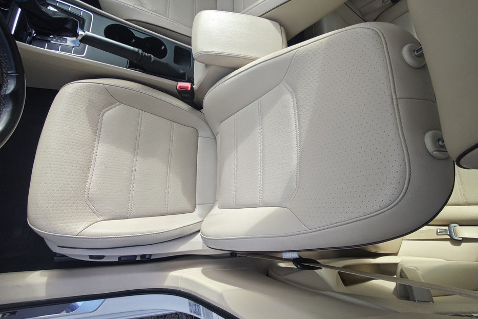Продам Volkswagen Passat B8 2016 года в Киеве