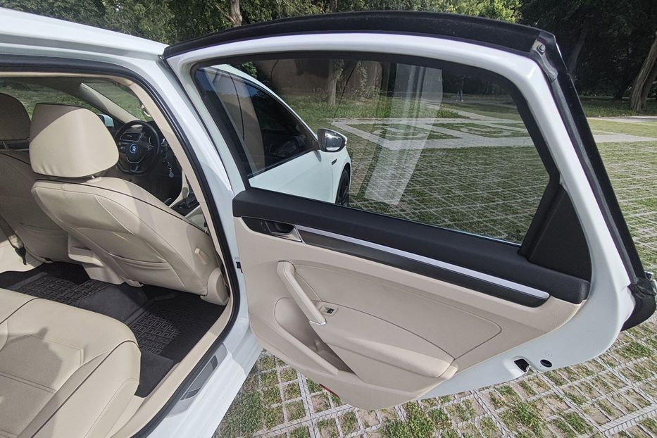 Продам Volkswagen Passat B8 2016 года в Киеве