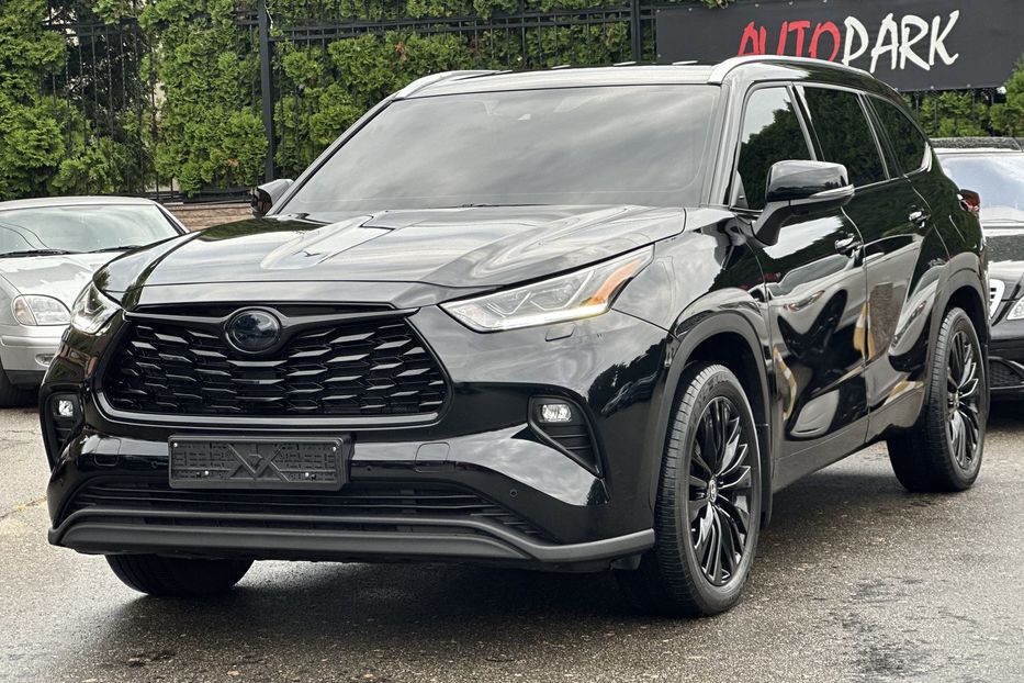 Продам Toyota Highlander Hybrid 2022 года в Киеве