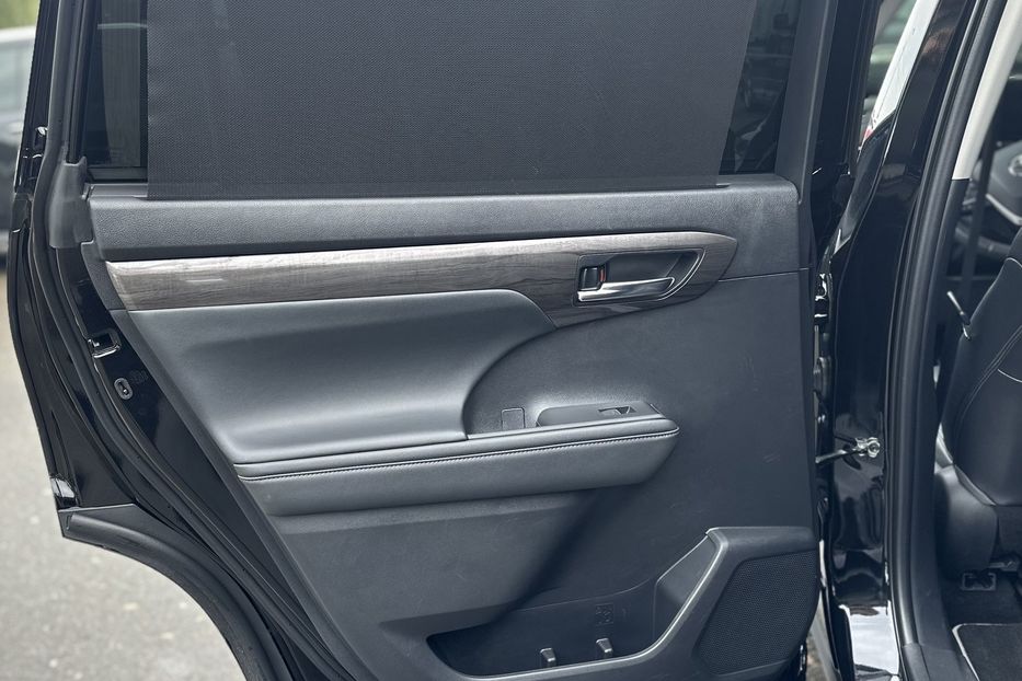 Продам Toyota Highlander Hybrid 2022 года в Киеве
