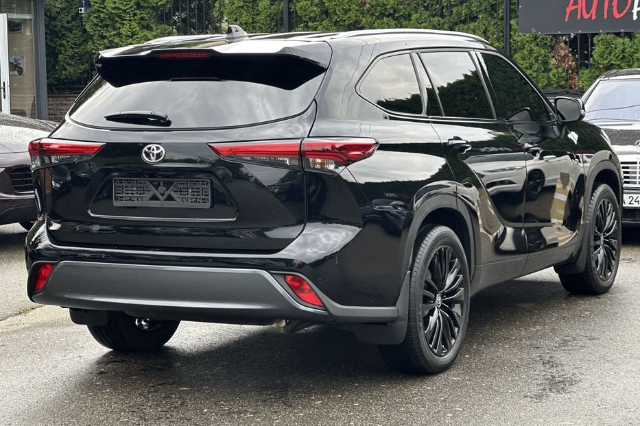Продам Toyota Highlander Hybrid 2022 года в Киеве