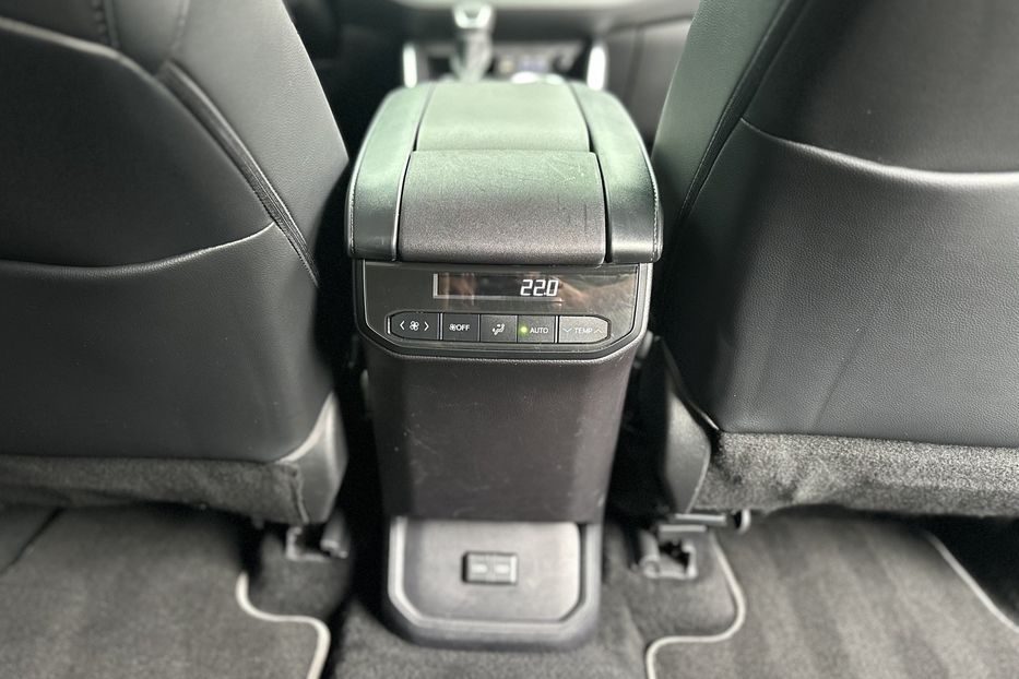 Продам Toyota Highlander Hybrid 2022 года в Киеве