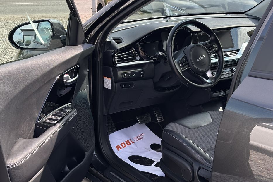 Продам Kia Niro 64 квт  2021 года в Львове