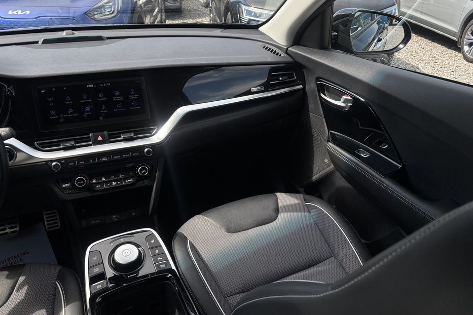 Продам Kia Niro 64 квт 2022 года в Львове