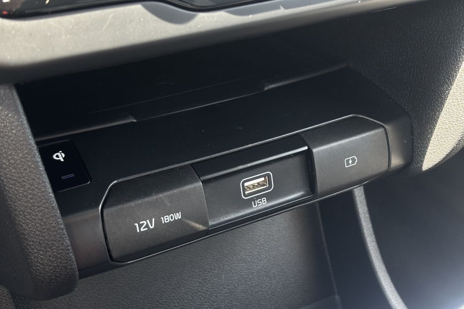 Продам Kia Niro 64 квт 2022 года в Львове