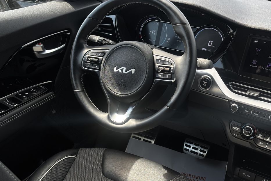 Продам Kia Niro 64 квт 2022 года в Львове