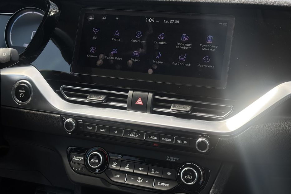 Продам Kia Niro 64 квт 2022 года в Львове