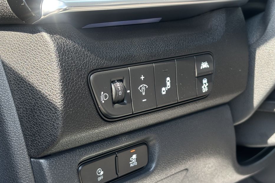 Продам Kia Niro 64 квт 2022 года в Львове