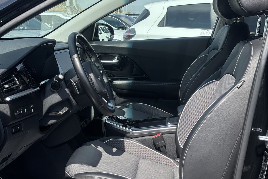 Продам Kia Niro 64 квт 2022 года в Львове