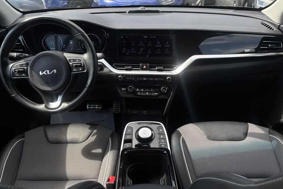 Продам Kia Niro 64 квт 2022 года в Львове