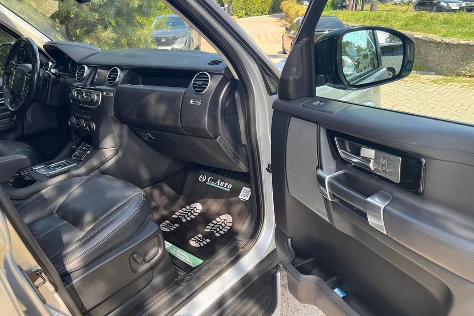 Продам Land Rover Discovery 2016 года в Черновцах