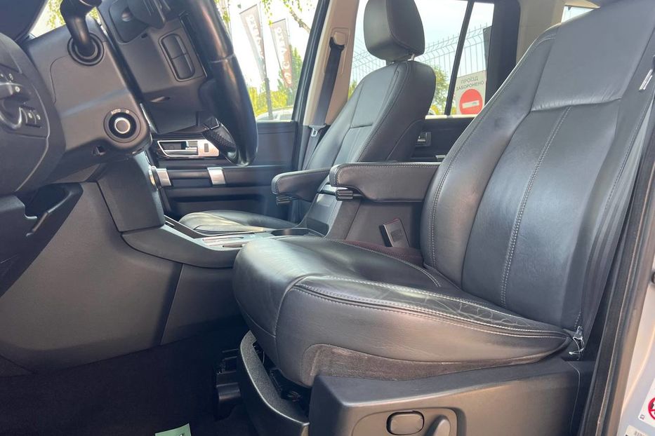 Продам Land Rover Discovery 2016 года в Черновцах