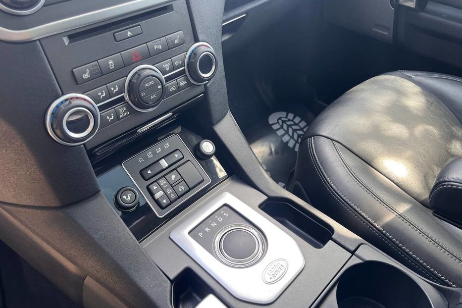 Продам Land Rover Discovery 2016 года в Черновцах