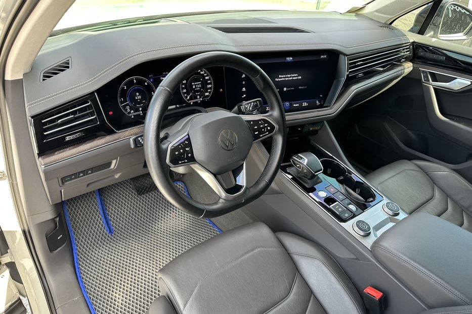 Продам Volkswagen Touareg TDI 4Motion 2020 года в Киеве