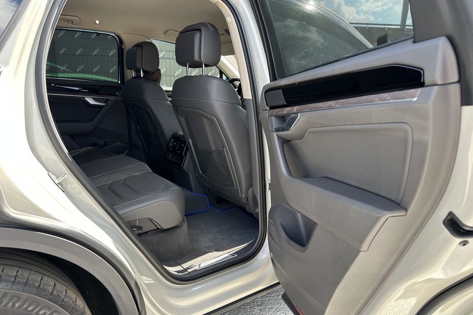 Продам Volkswagen Touareg TDI 4Motion 2020 года в Киеве