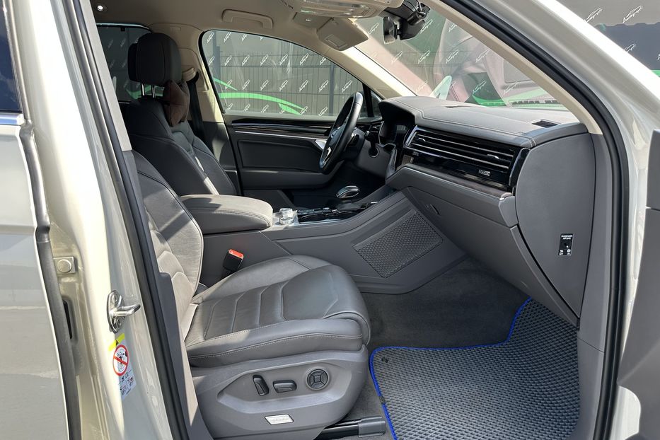 Продам Volkswagen Touareg TDI 4Motion 2020 года в Киеве