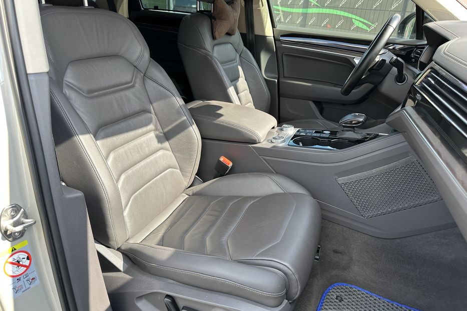 Продам Volkswagen Touareg TDI 4Motion 2020 года в Киеве